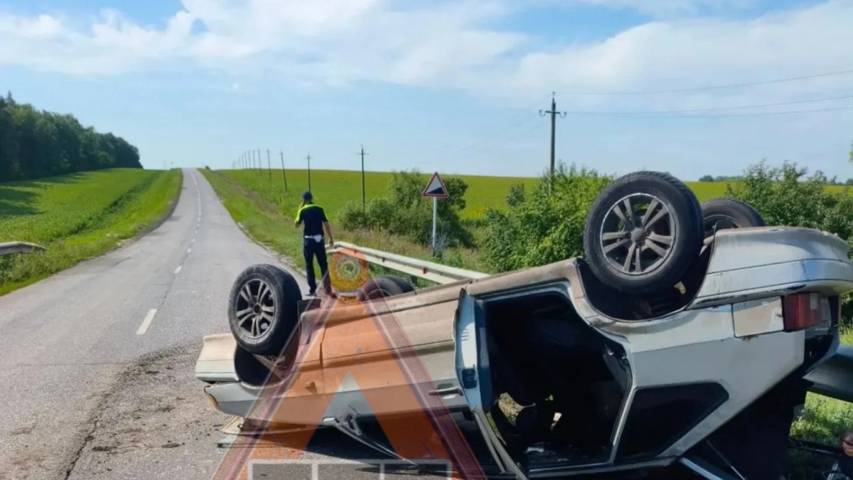 Очевидцы выложили шокирующее видео  с перевернувшейся Ладой под Александровкой
