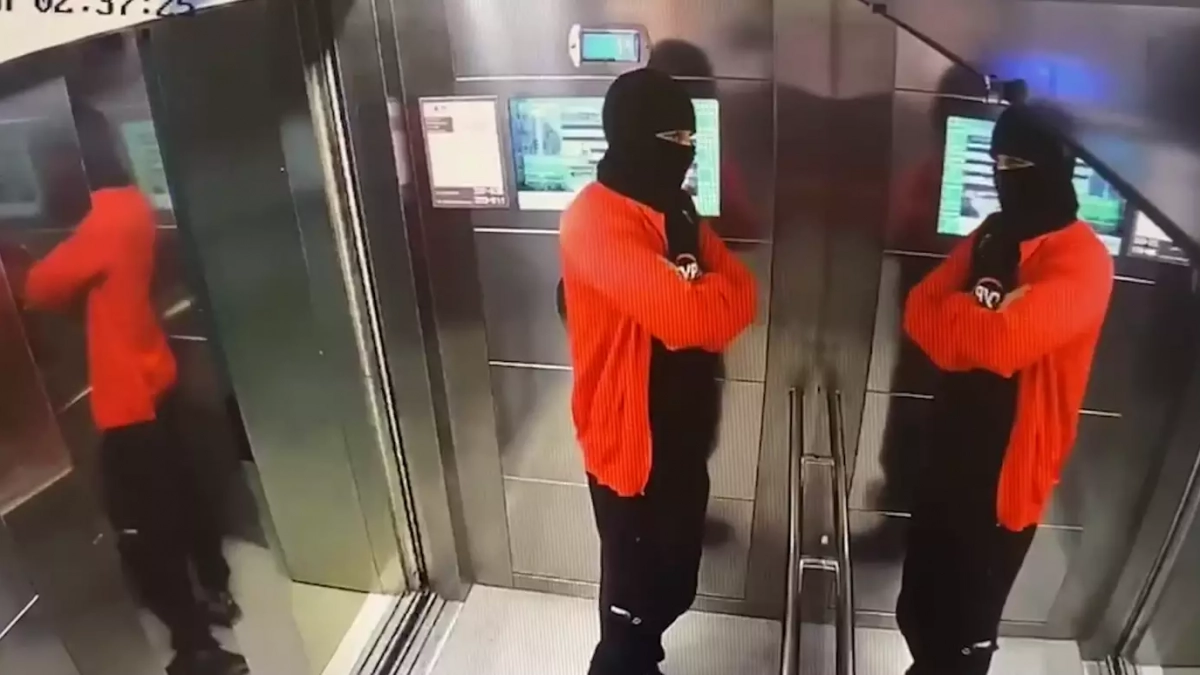 «Давай всё или порежу!»: в Пензе обычный прохожий переиграл вооруженного маньяка в маске