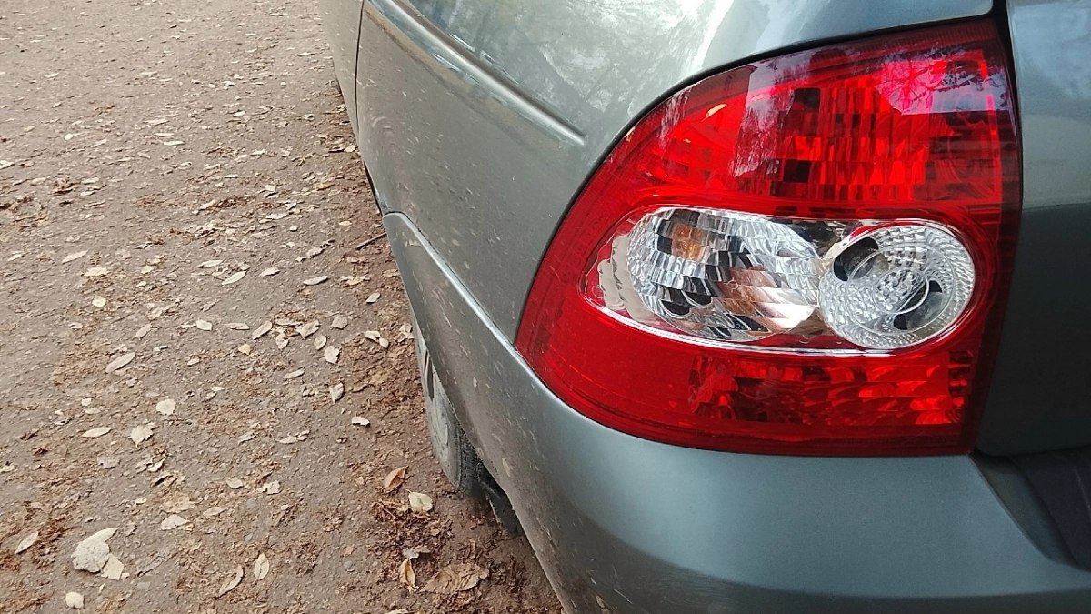 Автомобиль пензенца пострадал на стоянке торгового центра