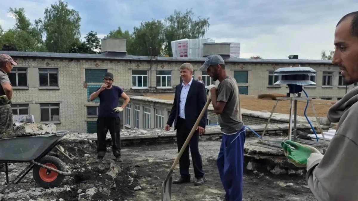 В Кузнецке после смены подрядчика продолжился ремонт школы № 14