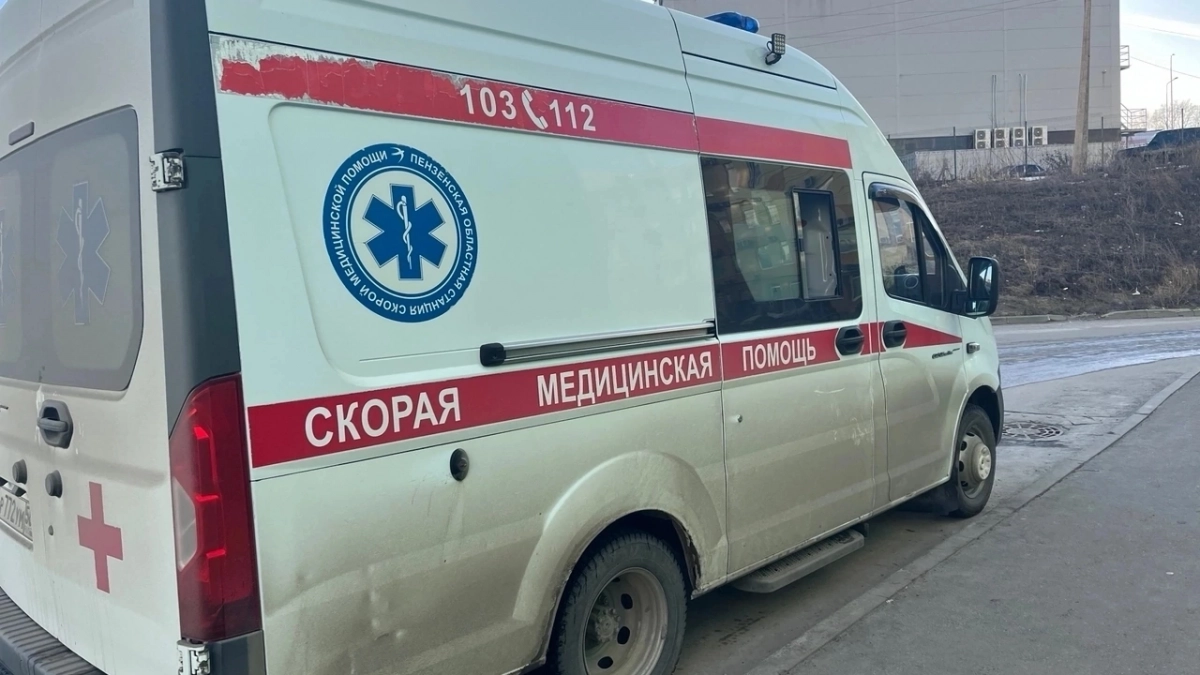 Под Кузнецком пожилой водитель на Гранте врезался в фуру