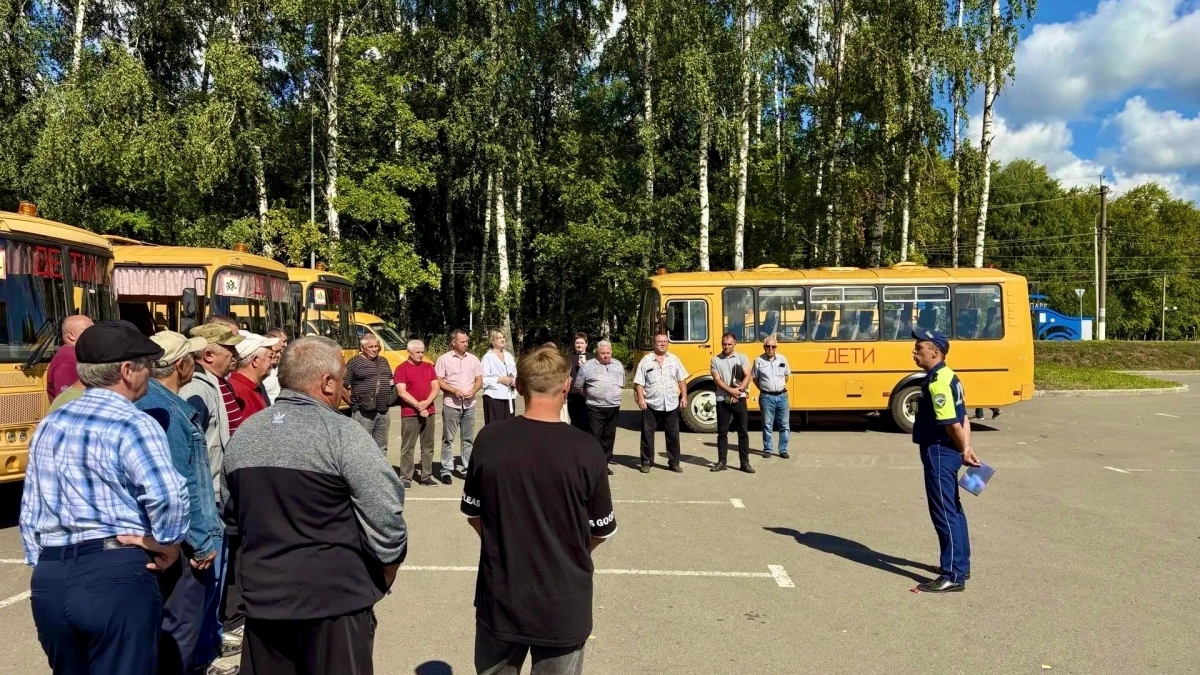 В Каменском районе перед 1 сентября проверили школьные автобусы