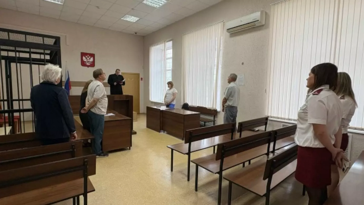 Мухи, плесень и кишечная инфекция: в Кузнецке на месяц закрыли опасное кафе с мороженым
