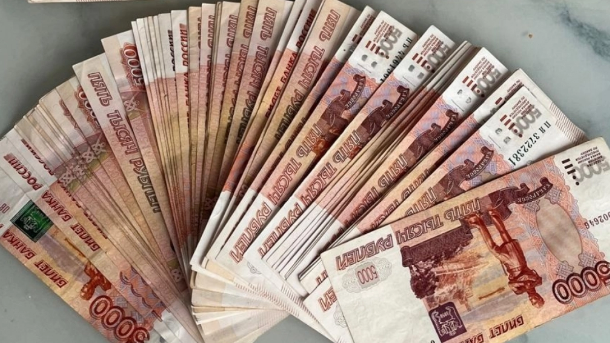 Житель Каменки после «догонялок» с судебными приставами погасил долг по кредитам