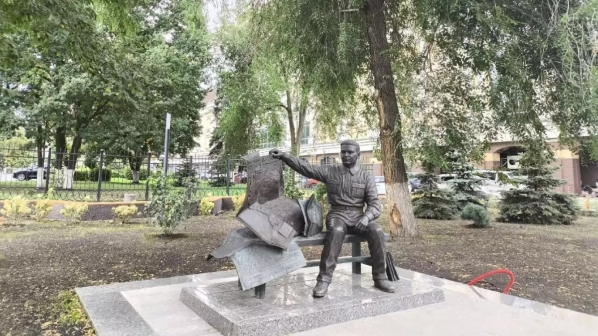 В Пензе за 13 млн рублей создали новый зеленый уголок в самом центре города