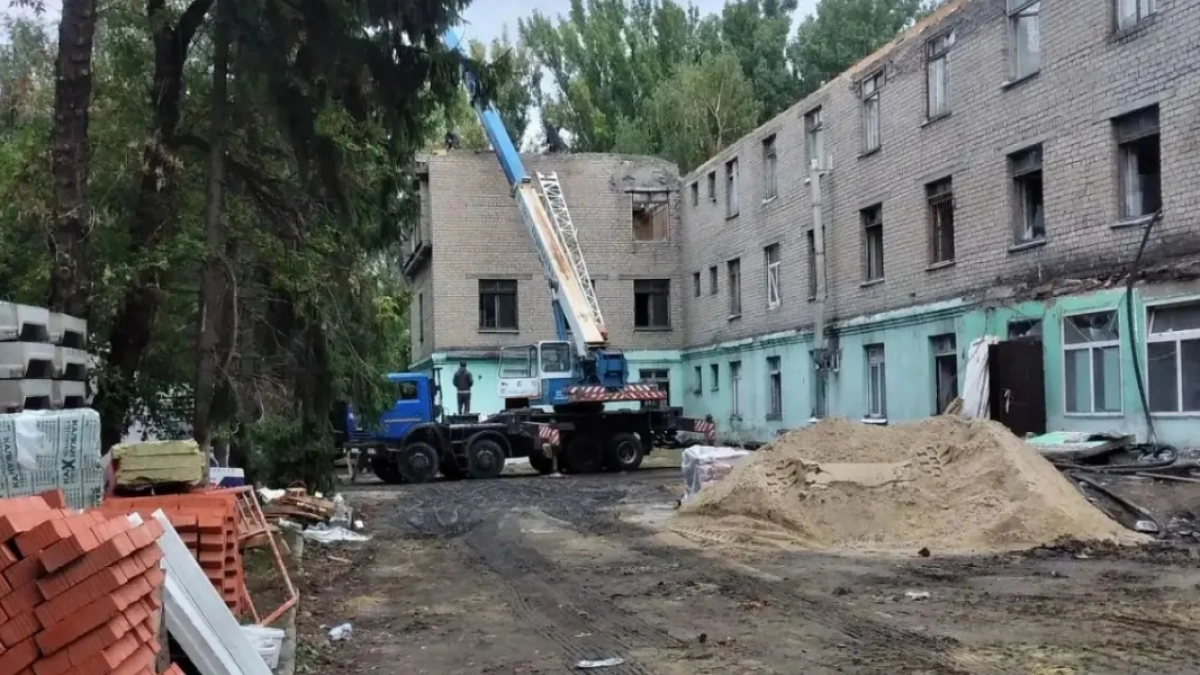 В Пензе продолжается капремонт городской поликлиники на ул. Парковой
