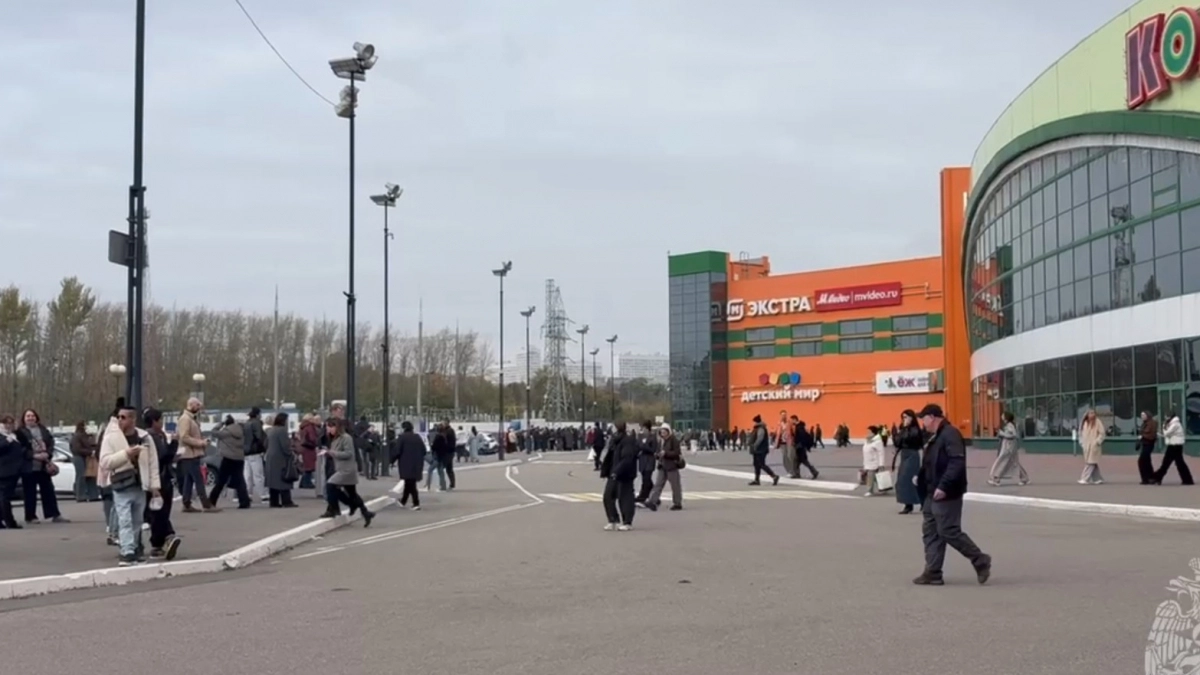 В Пензе посетителей крупного ТРЦ экстренно эвакуировали