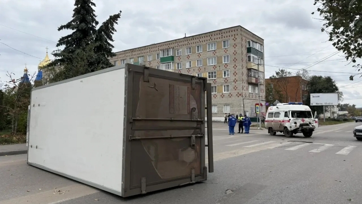 В Сердобске столкнулись УАЗ и ISUZU: трое пострадали