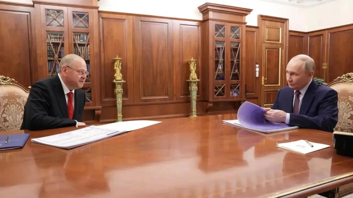 Олег Мельниченко поздравил Владимира Путина с днем рождения
