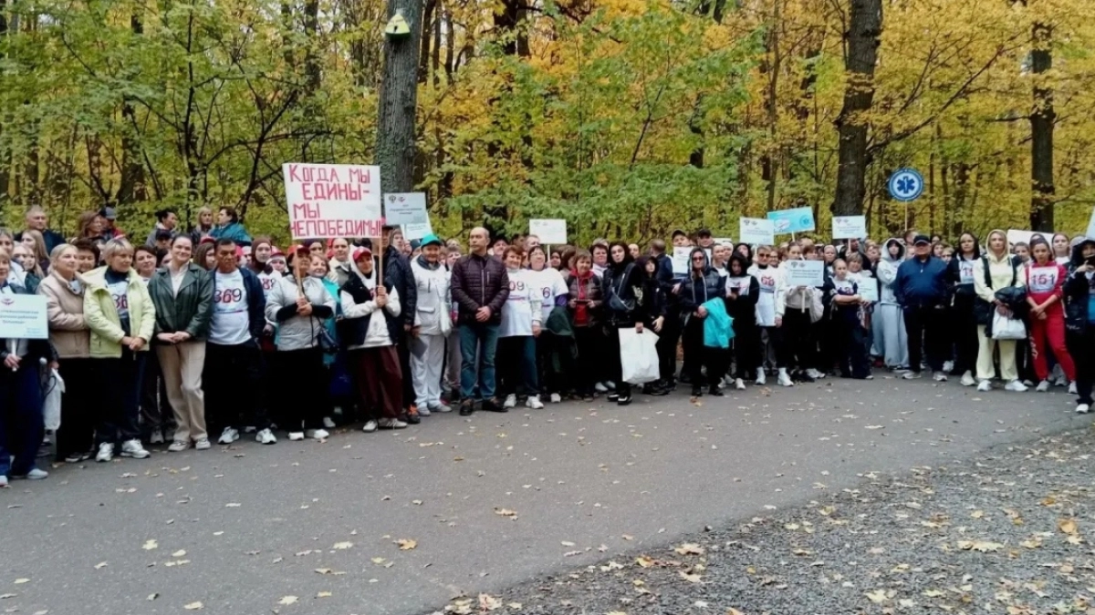 В Пензе участниками осеннего легкоатлетического кросса стали более 450 медработников