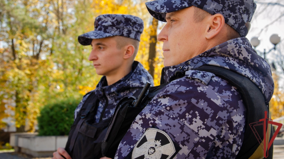 В Пензе сотрудники Росгвардии «успокоили» мужчину, сломавшего кассовый аппарат в баре