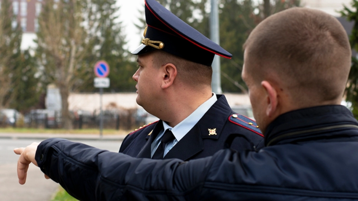 Пензенец избил саперной лопатой водителя, перекрывшего проезд своей машиной