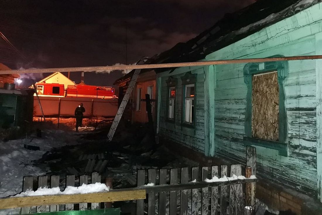 В пензенской Терновке 33 спасателя тушили пожар, есть пострадавшие