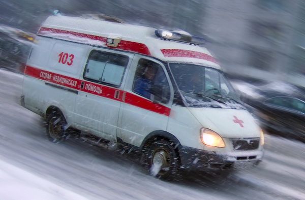 Соцсети: в Кузнецке молодой парень выпал с 6-го этажа
