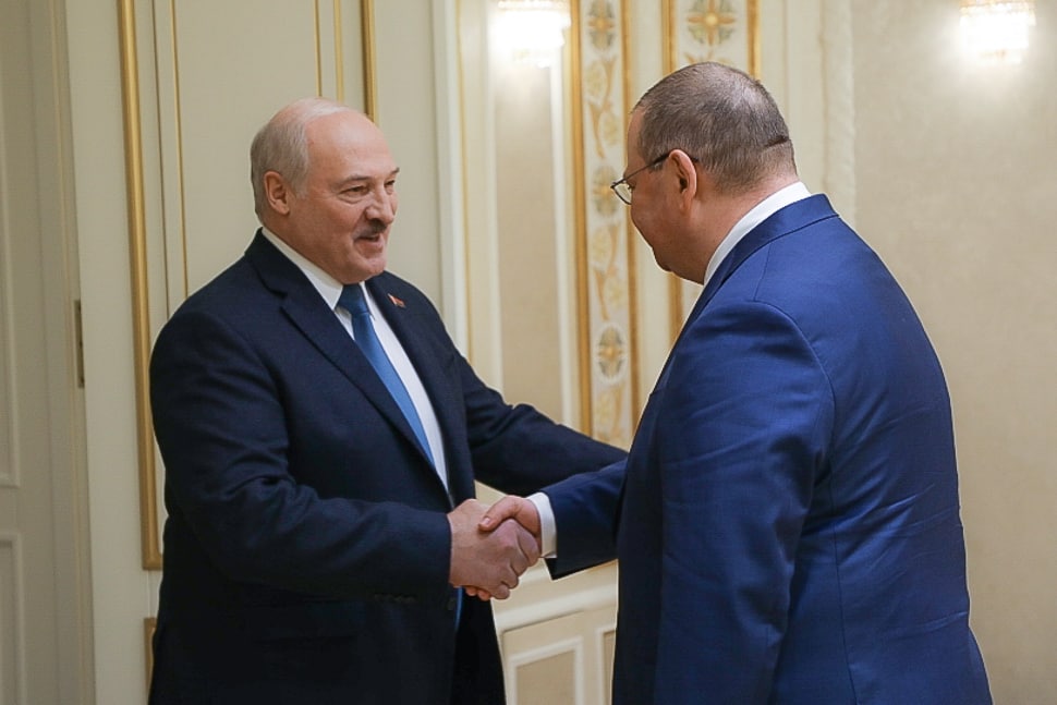 В эти минуты проходит встреча Олега Мельниченко с Александром Лукашенко