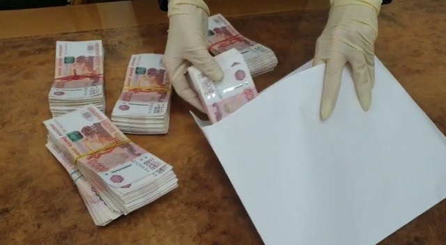 Деньги для вице-губернатора: в Пензенской области чиновницу поймали на взятке в 3 миллиона