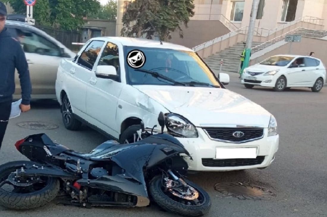 В Пензе вечером 31 мая на улице Володарского случилось ДТП с мотоциклом