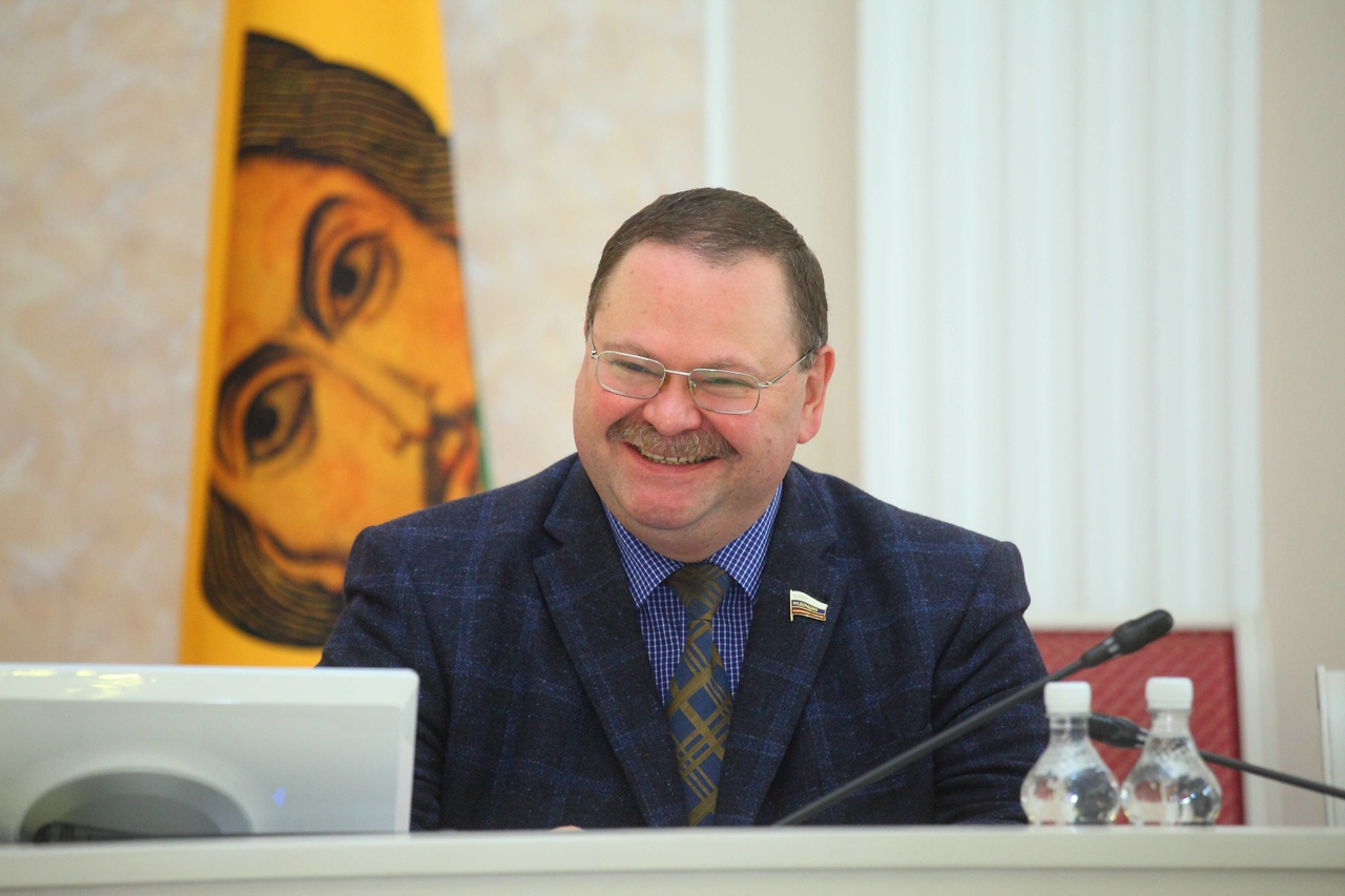 Пензенский губернатор поздравил медиков с профессиональным праздником