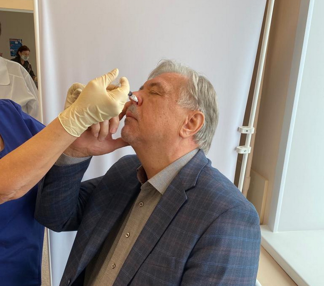 В Пензе тестируют вакцину от коронавируса, которая впрыскивается через нос