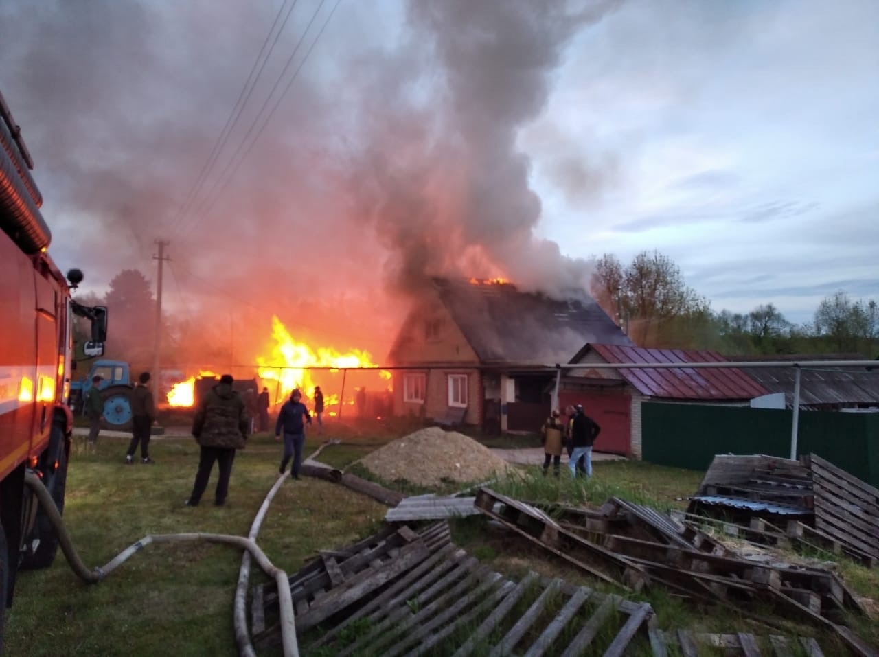 Ночной пожар в доме на Чехова в Пензе тушили 20 человек