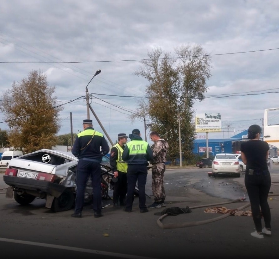 В аварии с раскуроченной в Кузнецке девяткой пострадали три человека, двое из них - дети