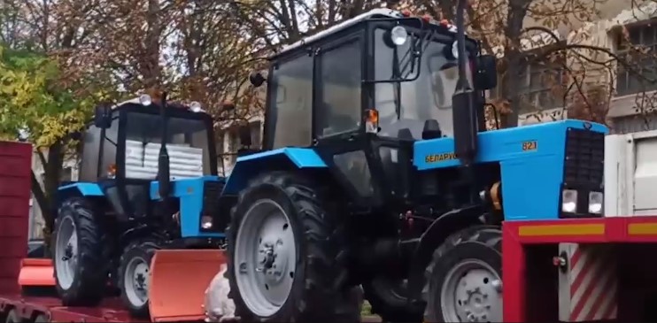 Из Пензы в Пологовский район отправили новые трактора
