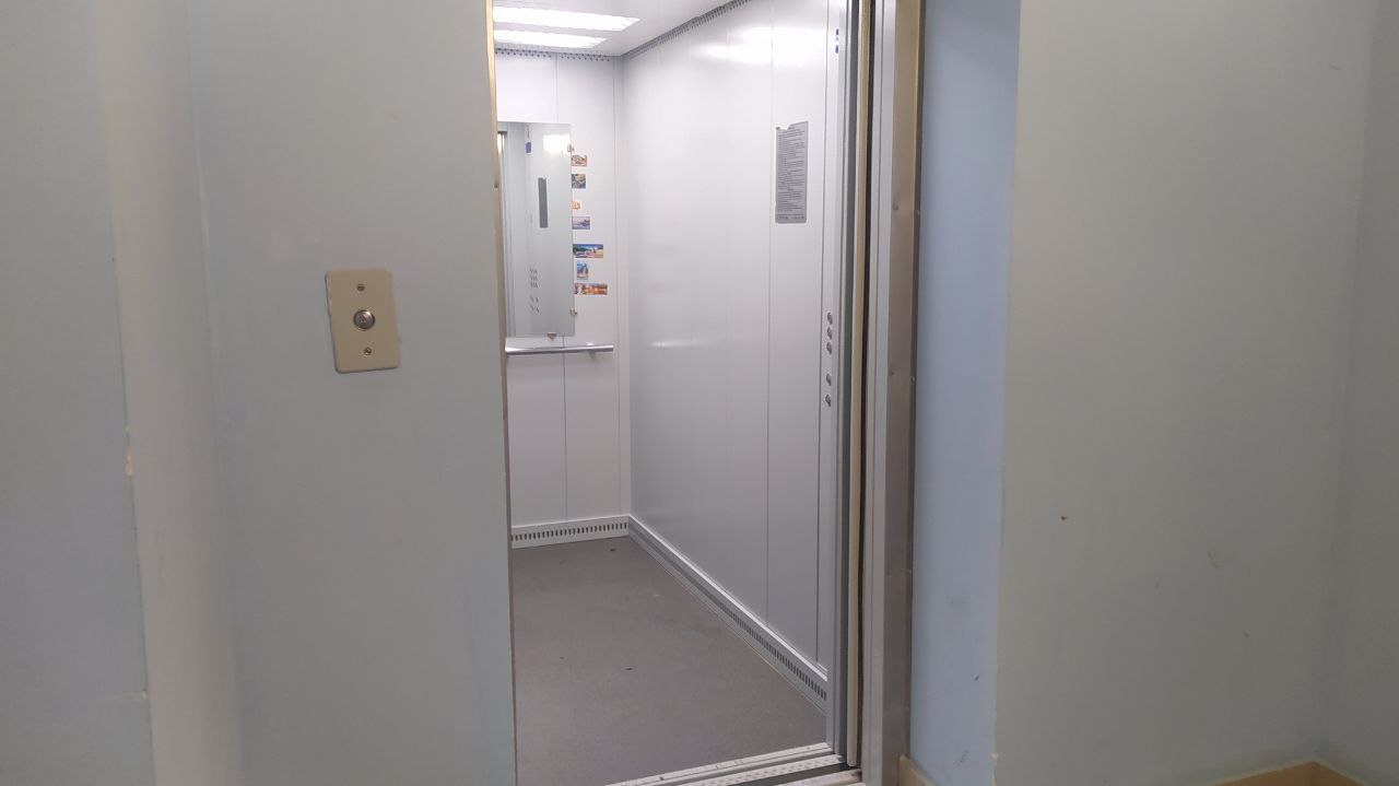  В Заречном мужчина украл видеокамеру с лифта в своем подъезде