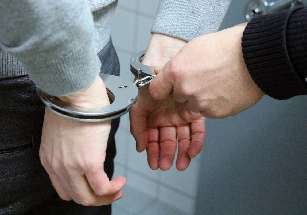 Житель Пензенской области хотел спасти дочь от штрафа и ударил полицейского