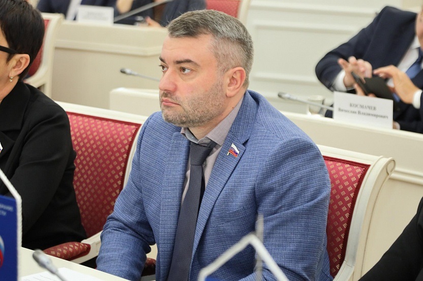 Представителем регионального парламента в комиссии Роскомнадзора Антон Шаронов