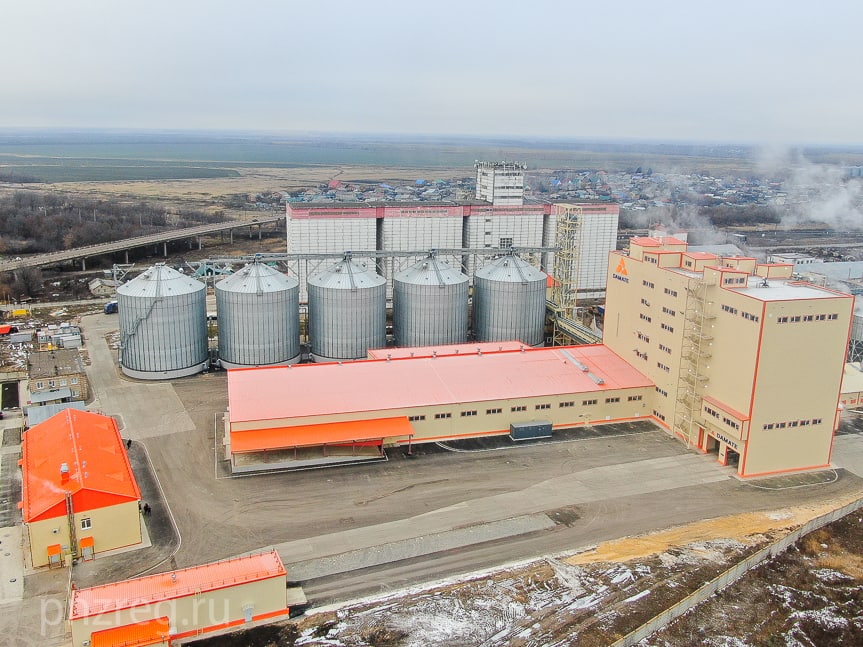 Олег Мельниченко принял участие в открытии крупнейшего в Поволжье комбикормового завода