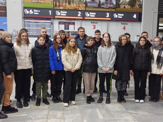 Пензенские подростки отправились во всероссийский детский центр "Смена"