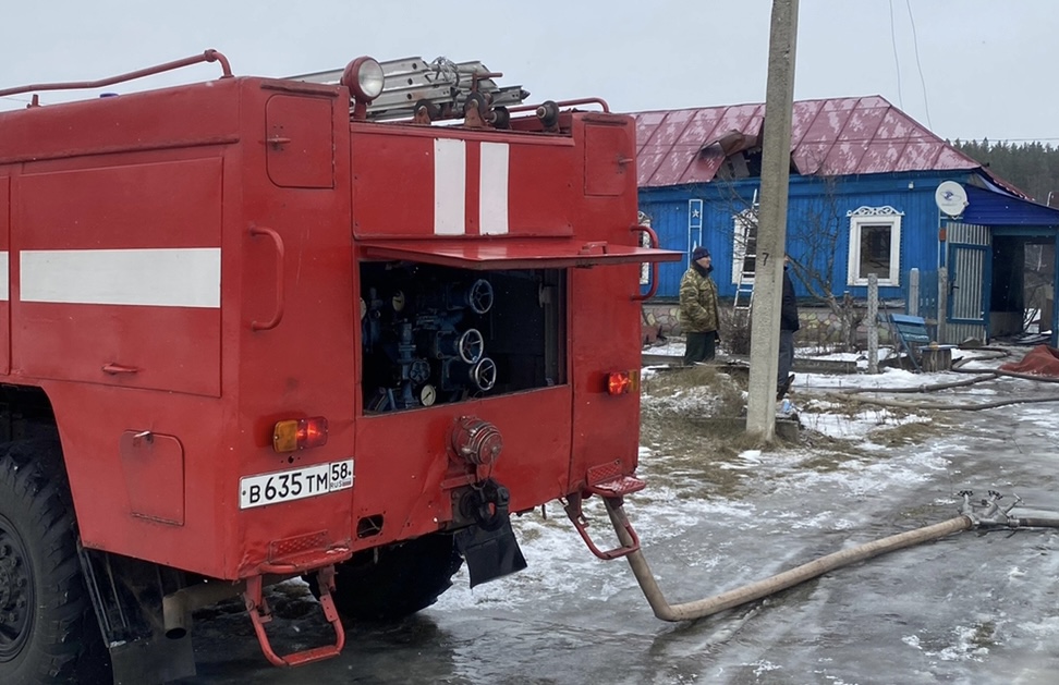 При пожаре в Пензенской области погибли 40-летние мужчина и женщина