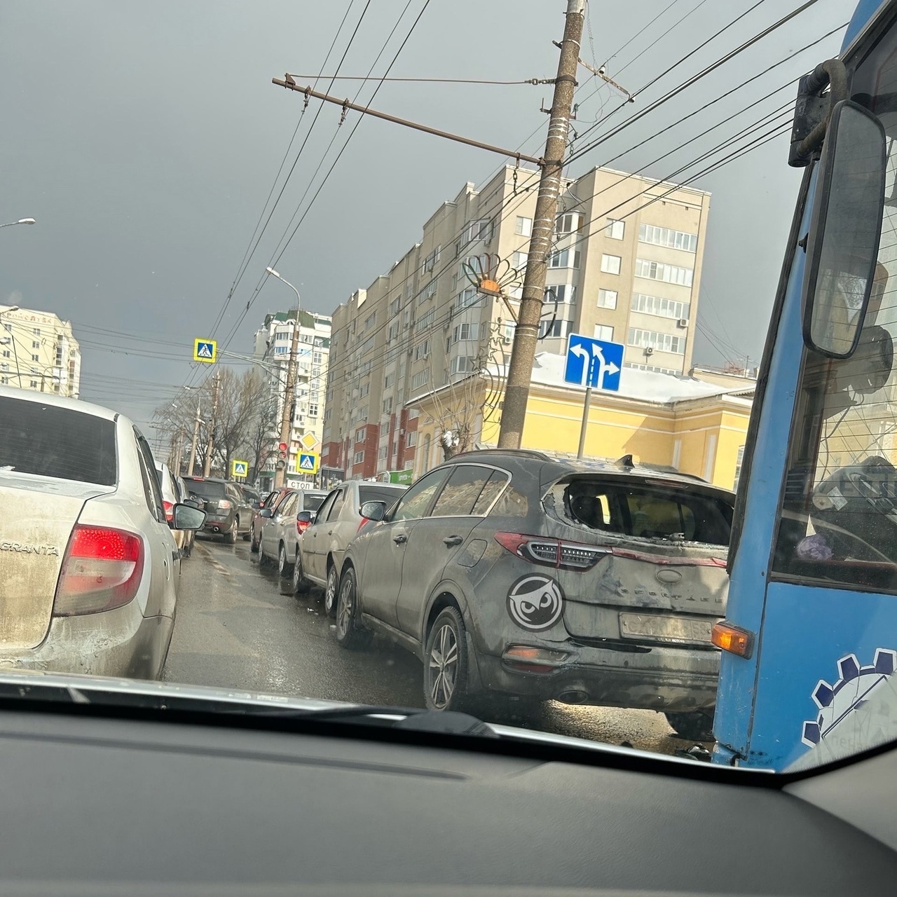 В Пензе массовая авария застопорила движение транспорта на Чкалова