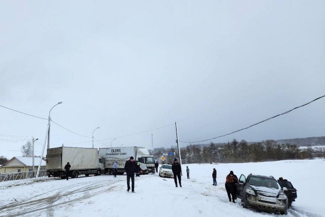 В Пензенской области из-за аварии на трассе М-5 образовалась многокилометровая пробка