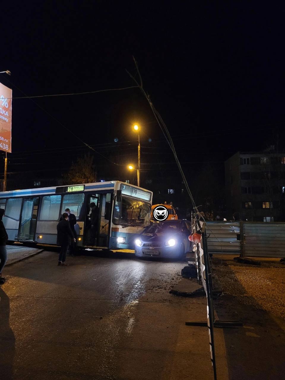 В Пензе около ТЦ «Фортуна» столкнулись автобус и иномарка 
