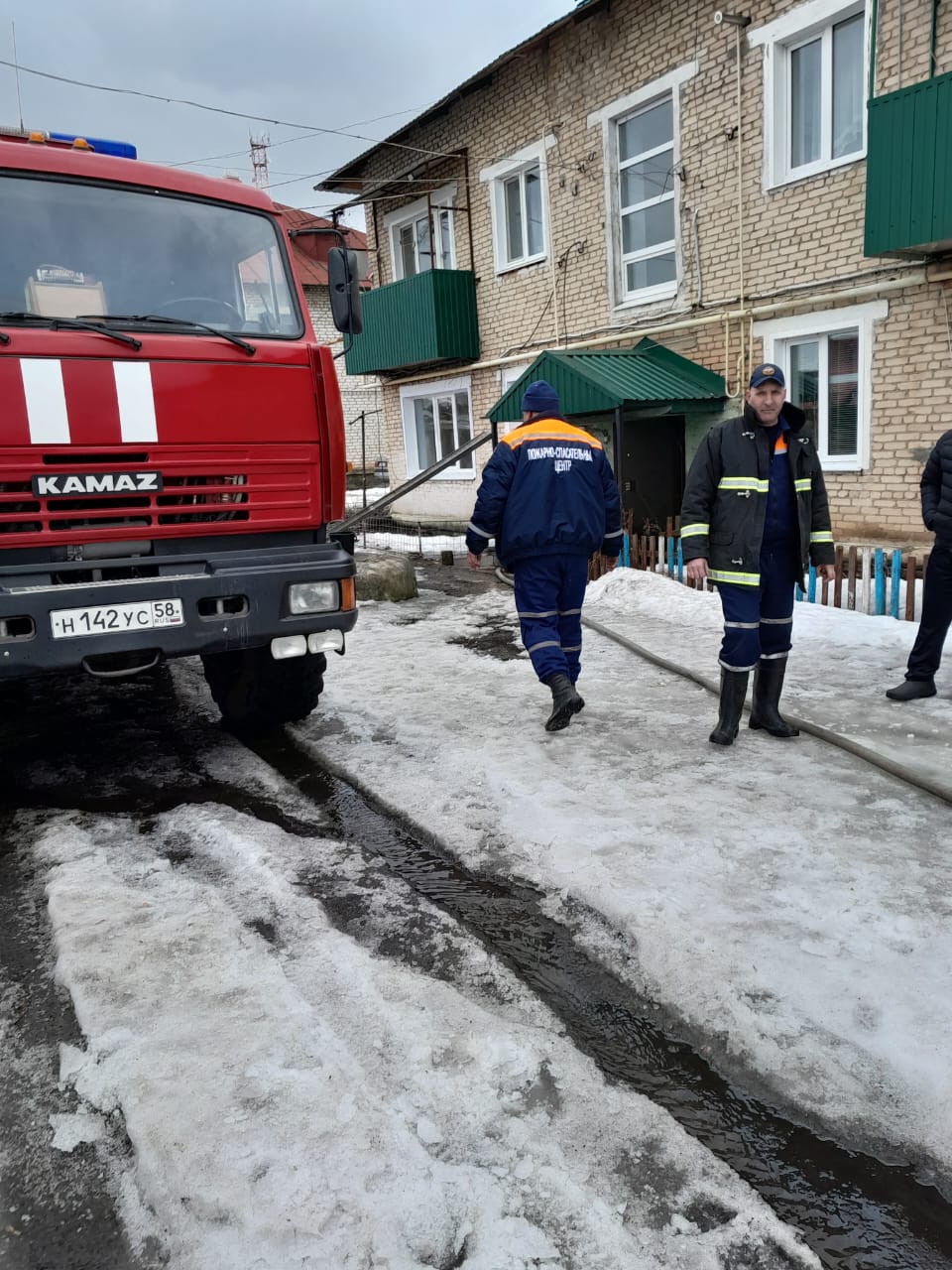 Пензенские спасатели откачали воду в селе Архангельское