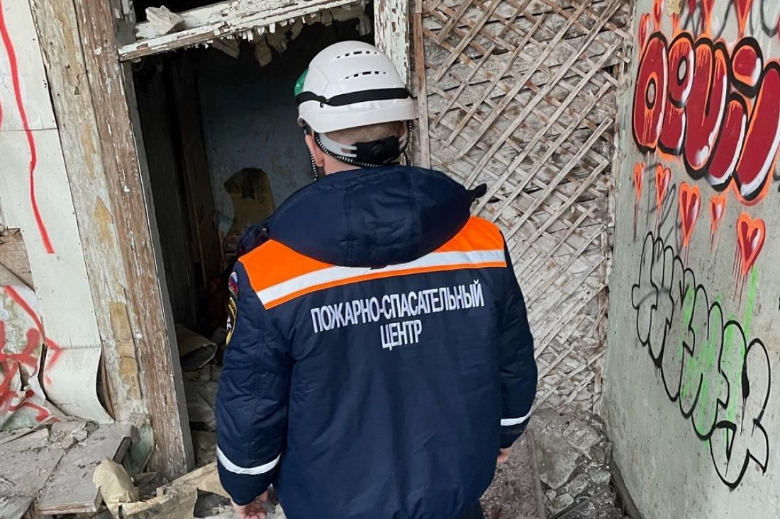 В Пензе спасатели достали тело мужчины из разрушенного здания