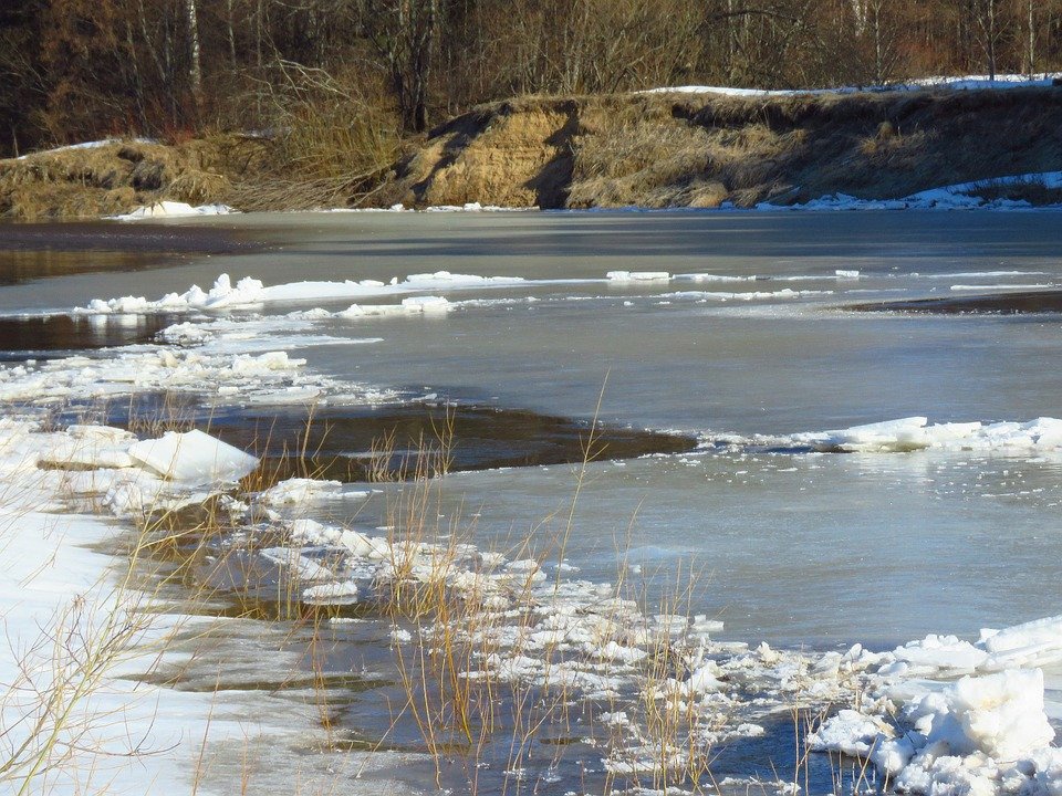 В Шемышейском районе двое мужчин провалились под лед и утонули