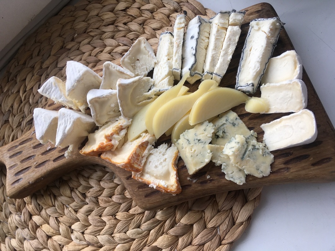 «Не берите – это подделка»: Роскачество назвало марки сыра с пальмовым маслом