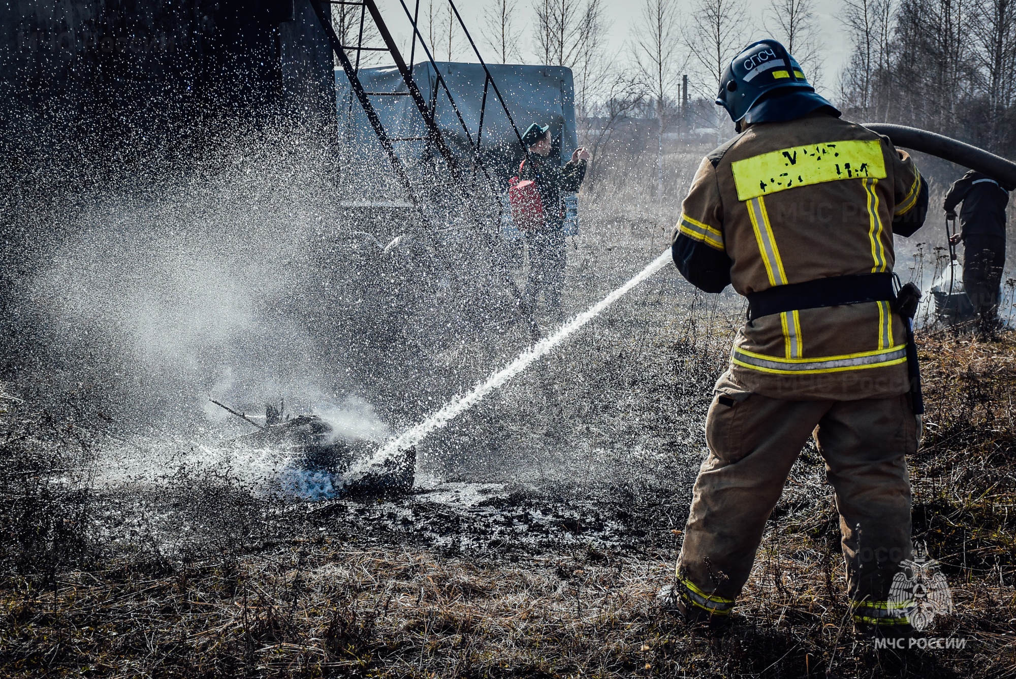 В утреннем пожаре в селе Пыркино Бессоновского района пострадали мужчина и женщина