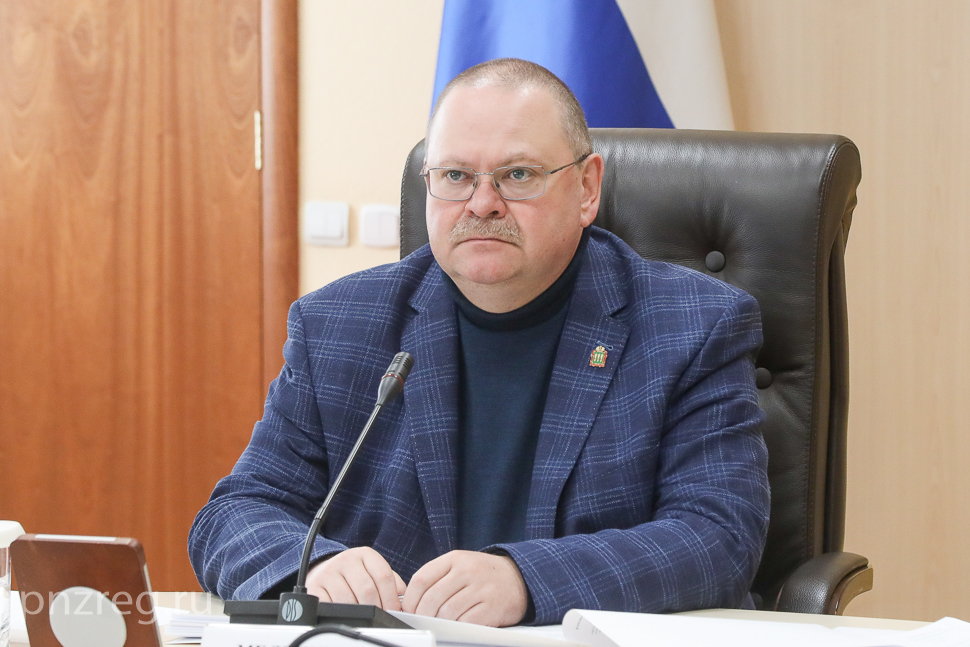 Мельниченко поручил выделить допсредства на новое оборудование для пензенских архивов