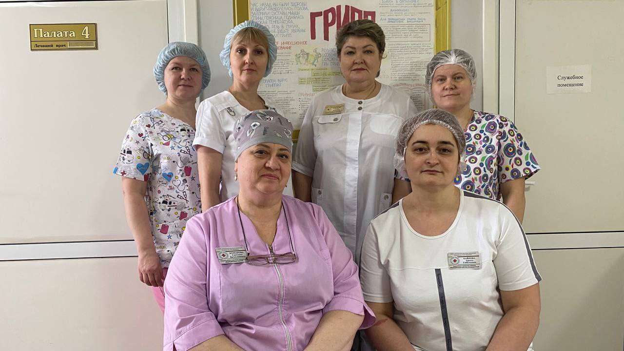 Олег Мельниченко поздравил медсестер Пензенской области с профессиональным праздником
