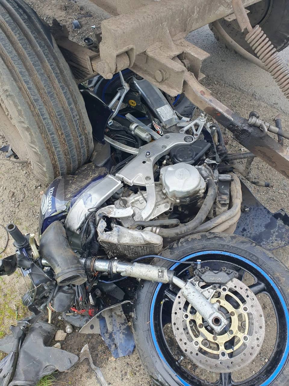 Мотоциклист погиб при столкновении с трактором на трассе М5 в Нижнеломовском районе