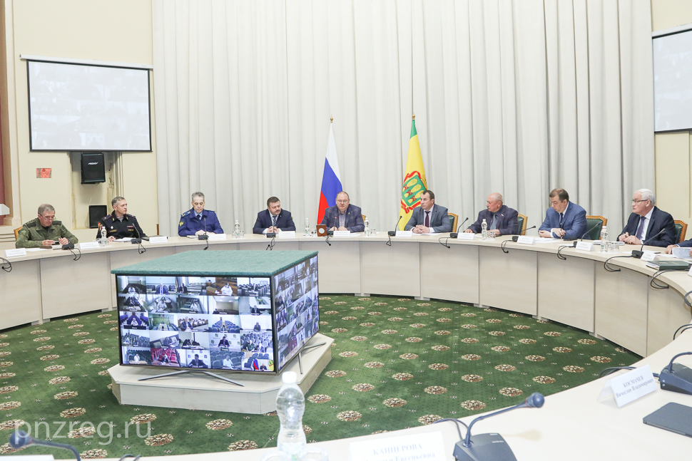 Мельниченко поручил усилить меры безопасности из-за атак беспилотников
