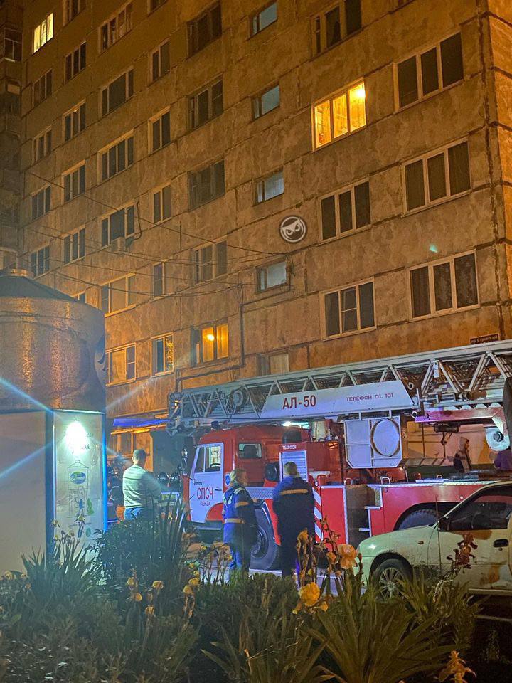 30 человек эвакуировали во время пожара в доме на проспекте Строителей в Пензе