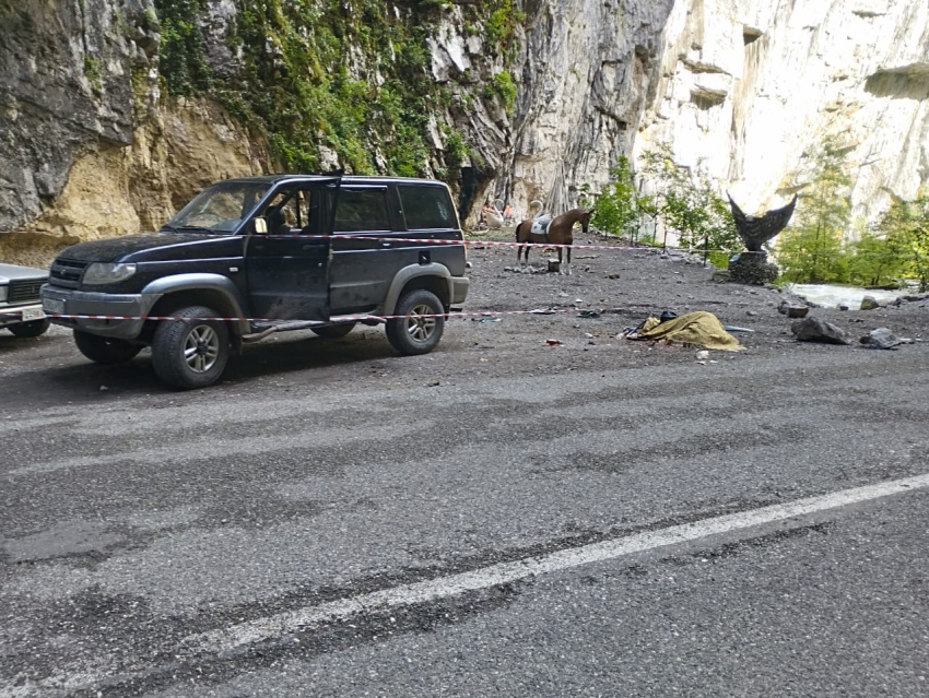 В Абхазии пензенцы на УАЗ попали под камнепад, есть погибшие