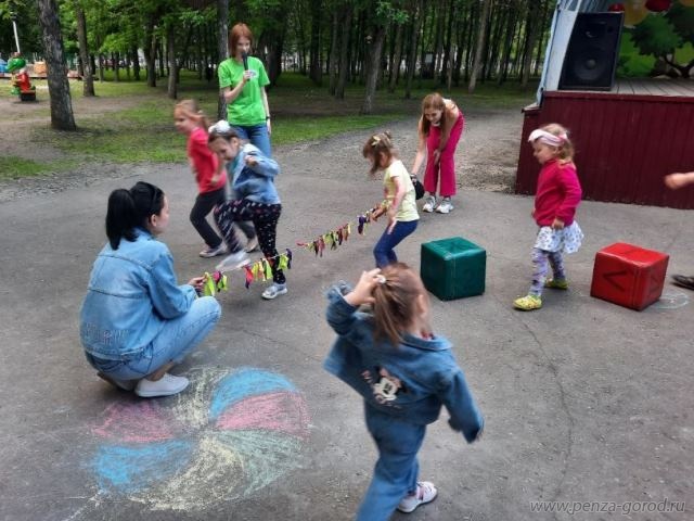 В Пензе в Детском парке для детей и взрослых провели зарядку 