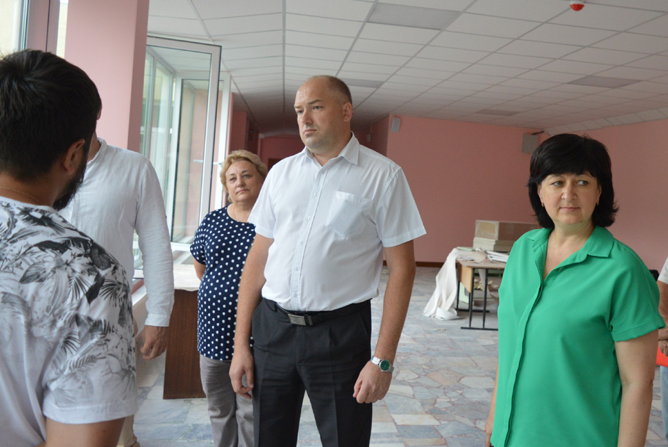 Алексей Фомин оценил ход ремонтных работ в школе № 47 города Пензы