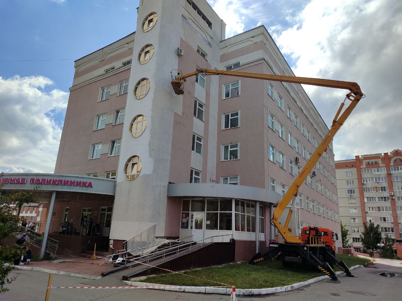 В Пензе за 1,3 млн восстановят облицовку детской больницы на Рахманинова 