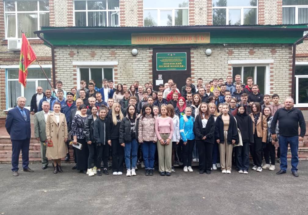 20 студентов лесного колледжа вступят в Тигр, который откроется в Сосновоборском районе